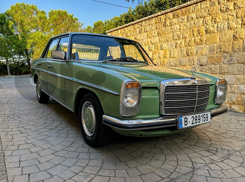Mercedes-Benz E-Class 1975 200