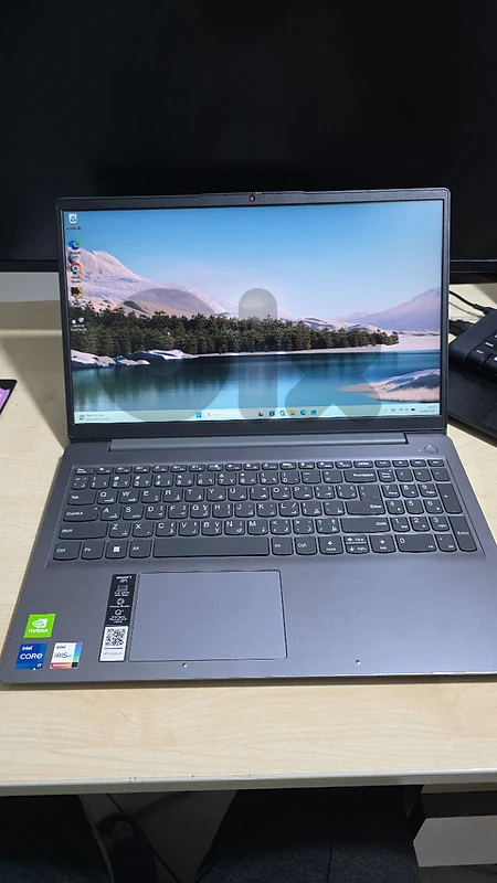 Lenovo Ideapad 3- 15.6" - i7 11th Gen