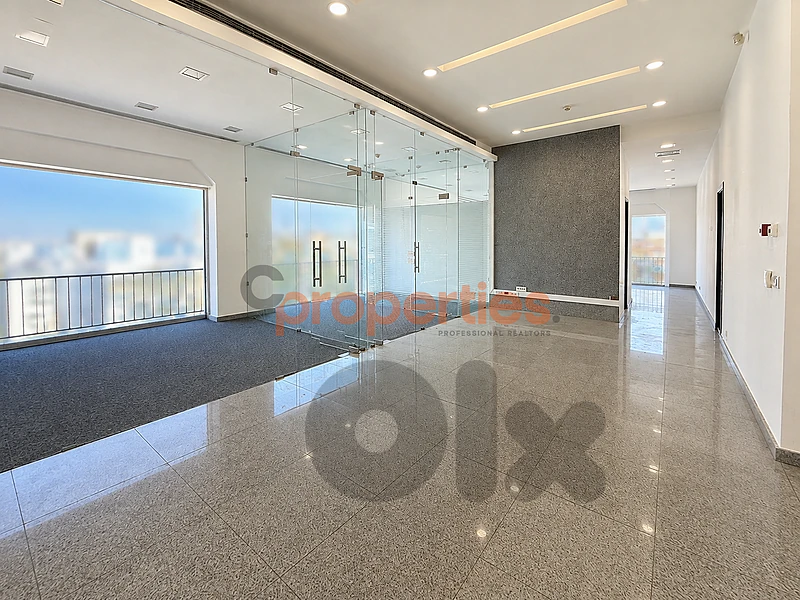 Office For Rent In Downtown مكتب للإيجار في وسط المدينة CPBMB02