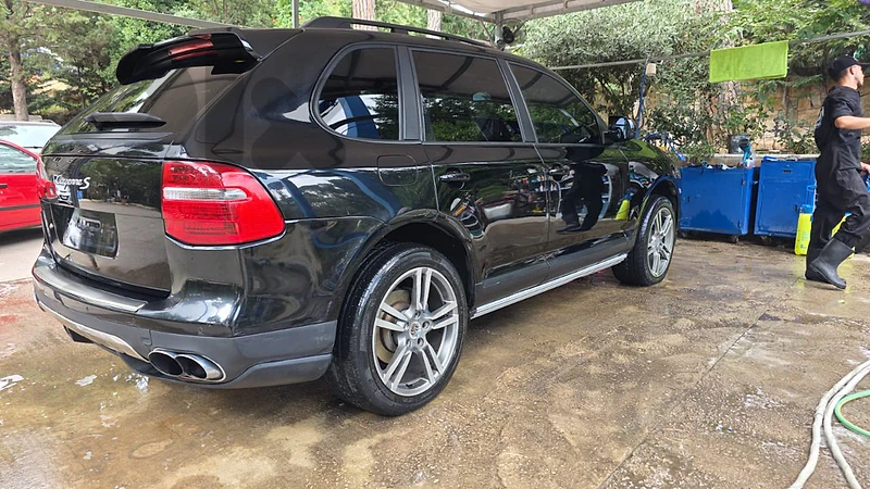 Porsche Cayenne 2010 2006 look 2010 gts Porsche Cayenne 2010 2006 look 2010 gts