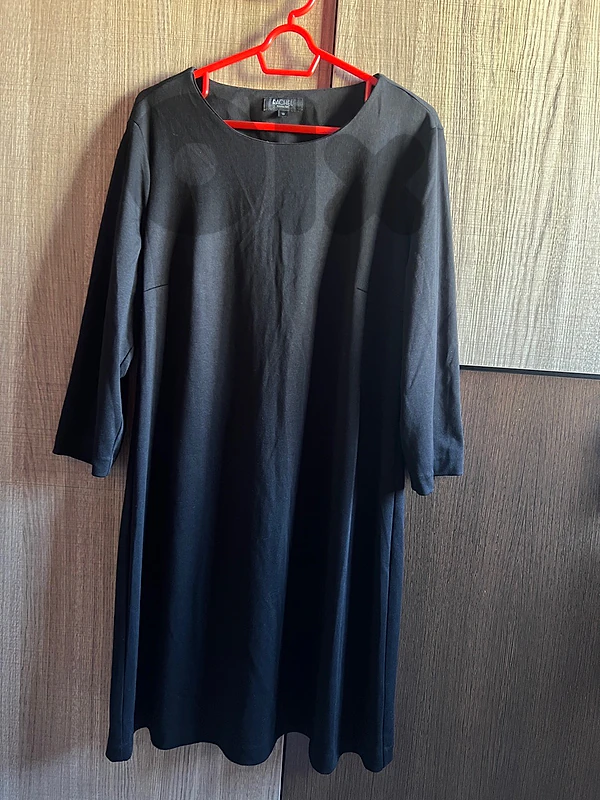 Women's Black Crewneck 3/4-Sleeve A-Line Midi Dress