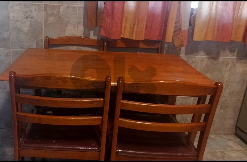 طاولة طعام