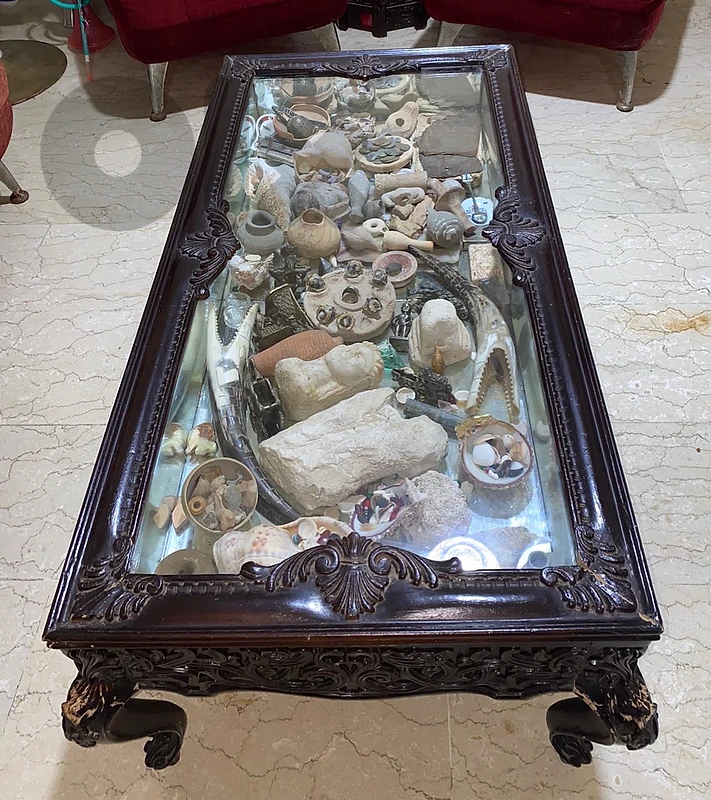 vintage table since 1950 !with whats inside.