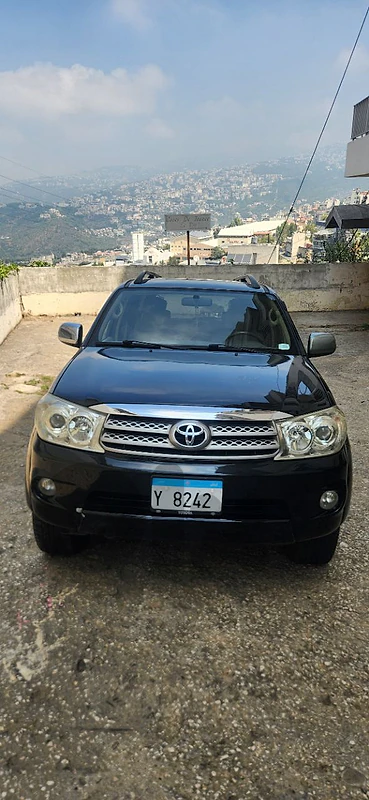 Toyota Fortuner 2011
