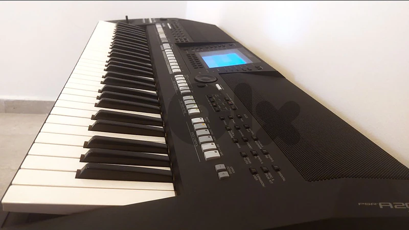 Yamaha PSR-A2000 Oriental Keyboard – 61 Keys – Very Good Condition