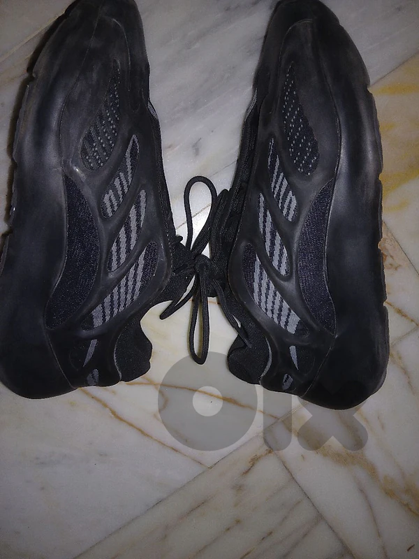 adidas yeezy 700 V3