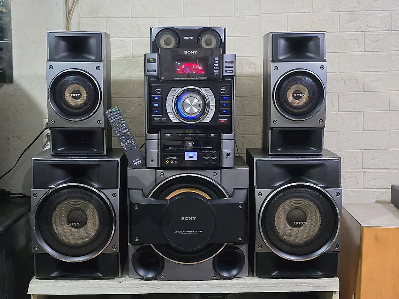 ستريو سوني ماليزي 3cd dvd mp3 aux usb راديو  10000w