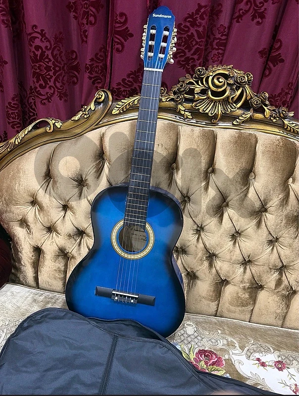 guitar used only 3 times