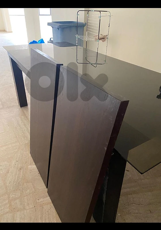 Good quality wooden extendable dining table