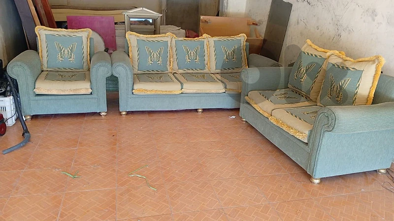 صالون ٣ بحالة جيدة ٧٠ دولار موجود بقعقعية صنوبر صالون ٣ بحالة جيدة ٧٠ دولار موجود بقعقعية صنوبر