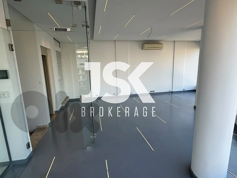 L22425  Commercial Space or Office For Rent in Achrafieh, Rmeil