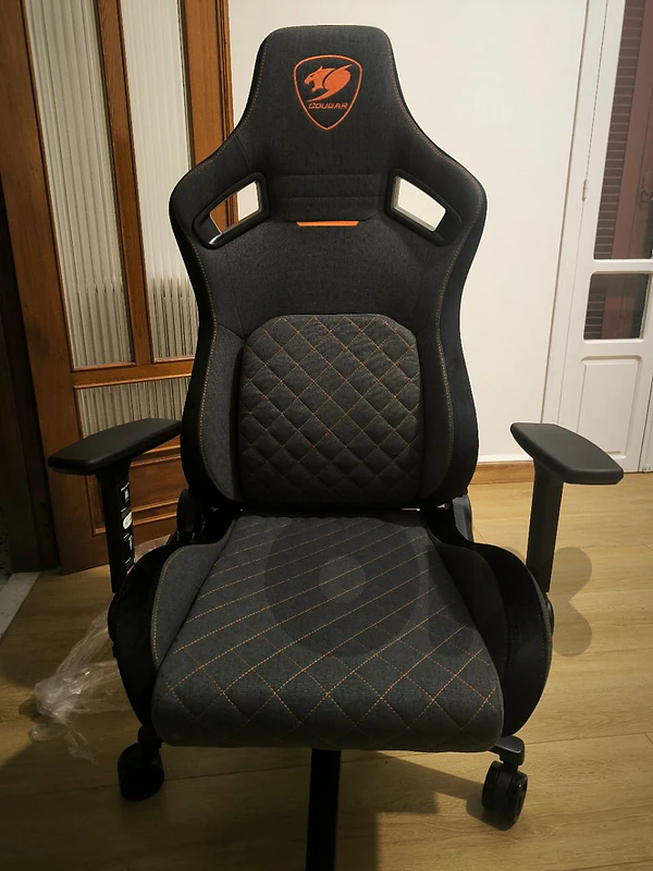 Cougar Defensor F Gaming Chair