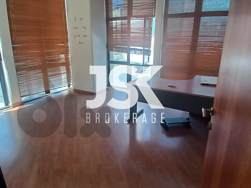 L22434 Office in Prime Location For Rent in Sin El Fil