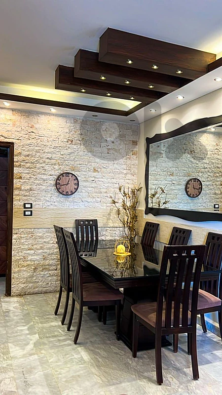 طاولة كراسي مراية