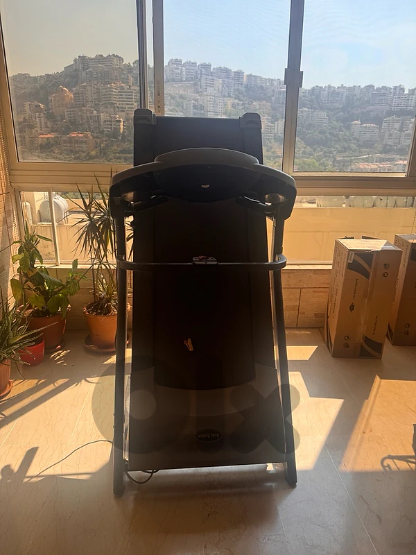 Body System Folding Treadmill (2020 Model) – Excellent Condition!