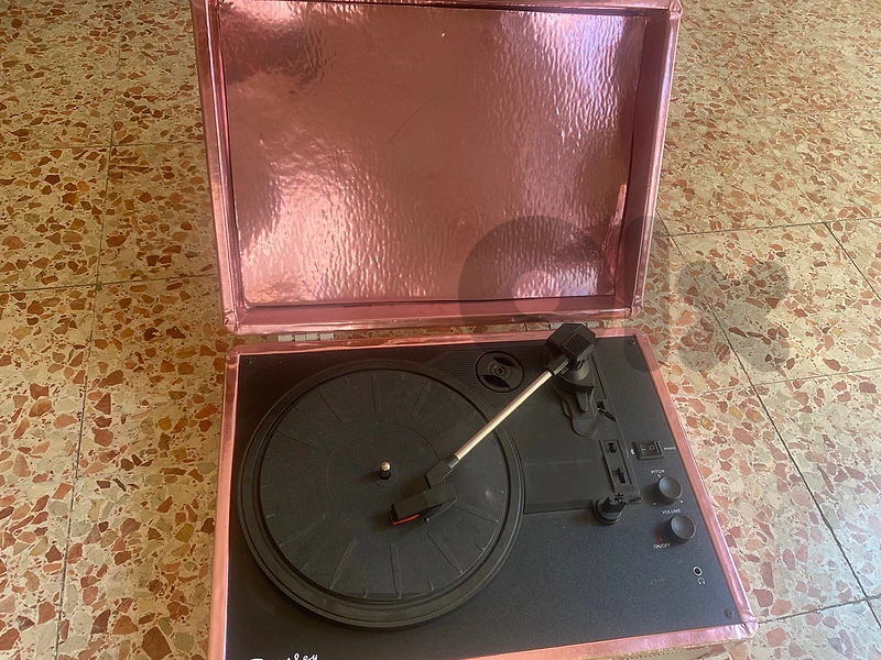 record player شغالة اسطوانة