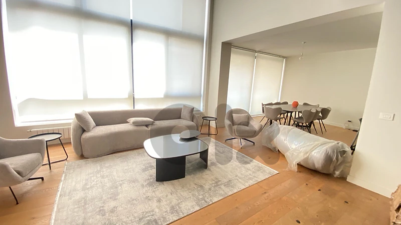 Lofty minimalist 3 bedrooms designed