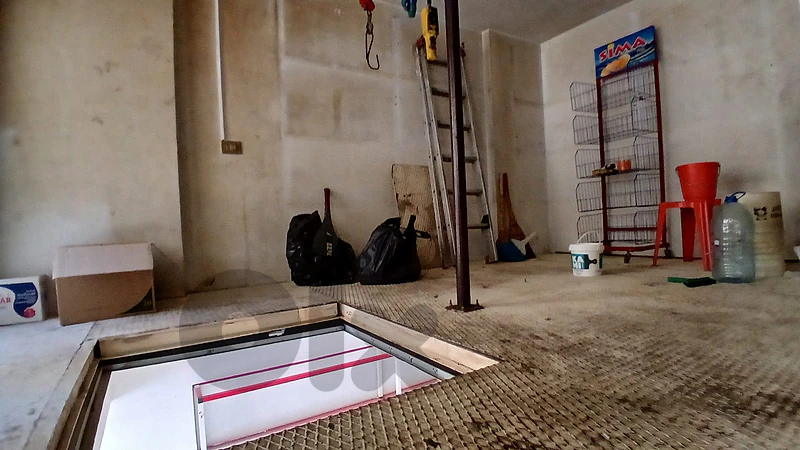 Shop for Rent in Aicha Bakkarمحل للإيجار في عائشة بكار
