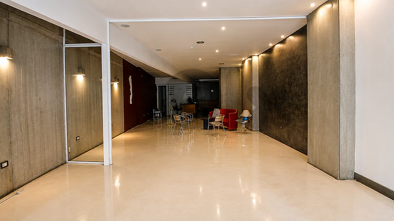 Prime Shop for Rent in Verdunمحل تجاري مميز للإيجار في فردان