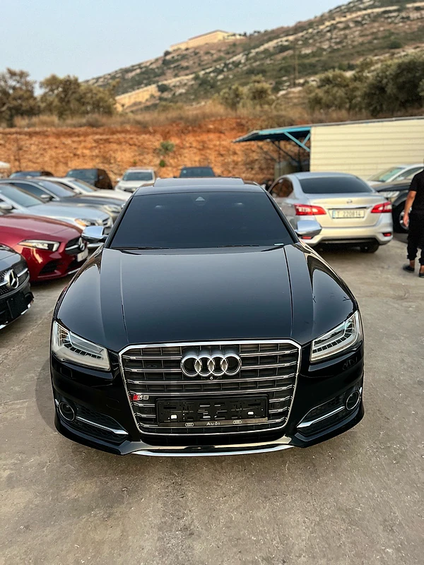Audi S8 2016 Audi s8 8 cylinder bi turbo