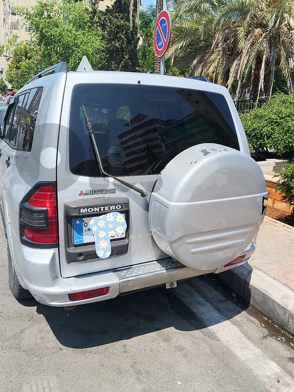 Mitsubishi Montero 2001