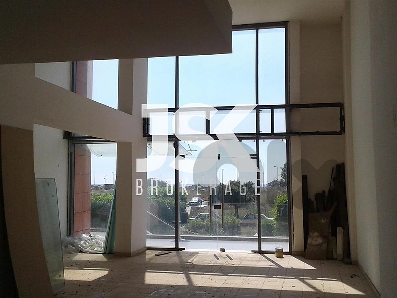 L15004 A Spacious Showroom for Rent On Dbayeh highway