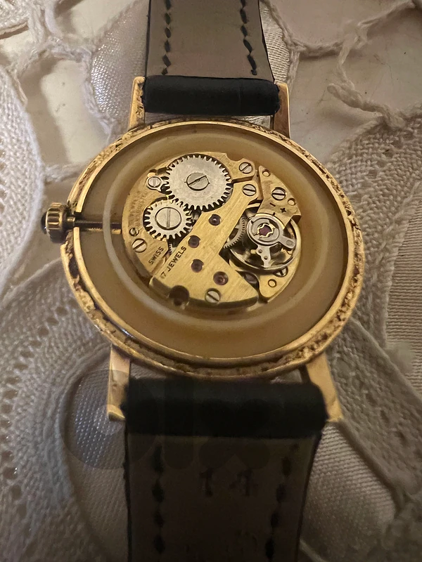 cartier vintage pre must round