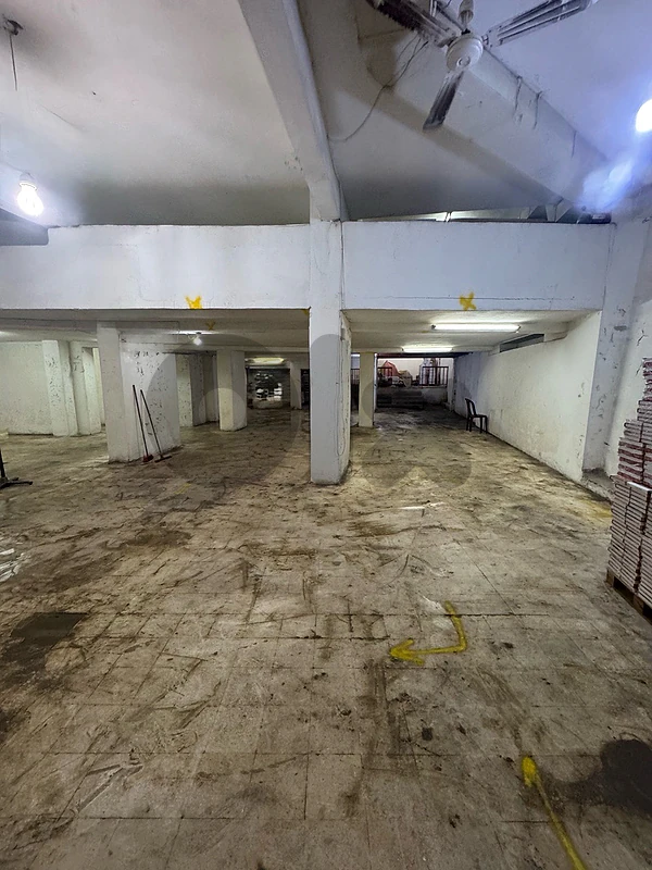 بيروت: BEIRUT مستودع للبيع770م سيارات wearhouse garage البطريركية