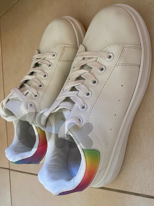 Alexander Moqueen sneakers good as new size 38