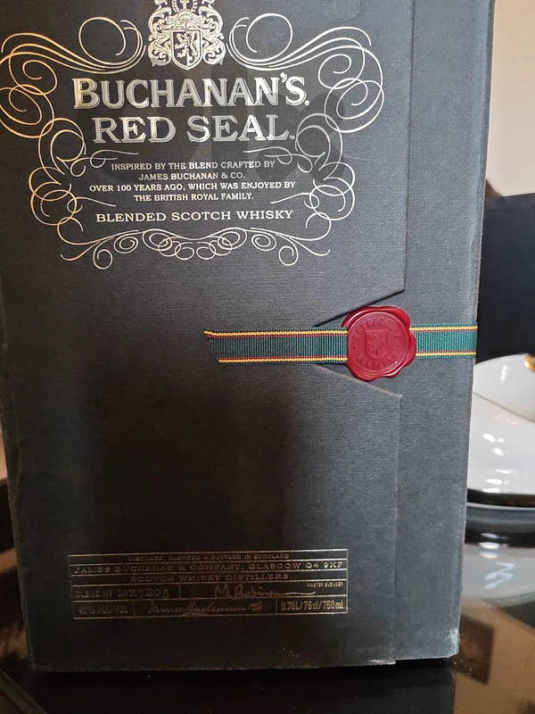Buchanan's Red Seal Blended Scotch Whisky 750ml