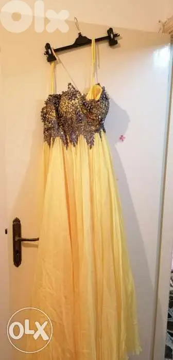 Amazing yellow long dress size medium