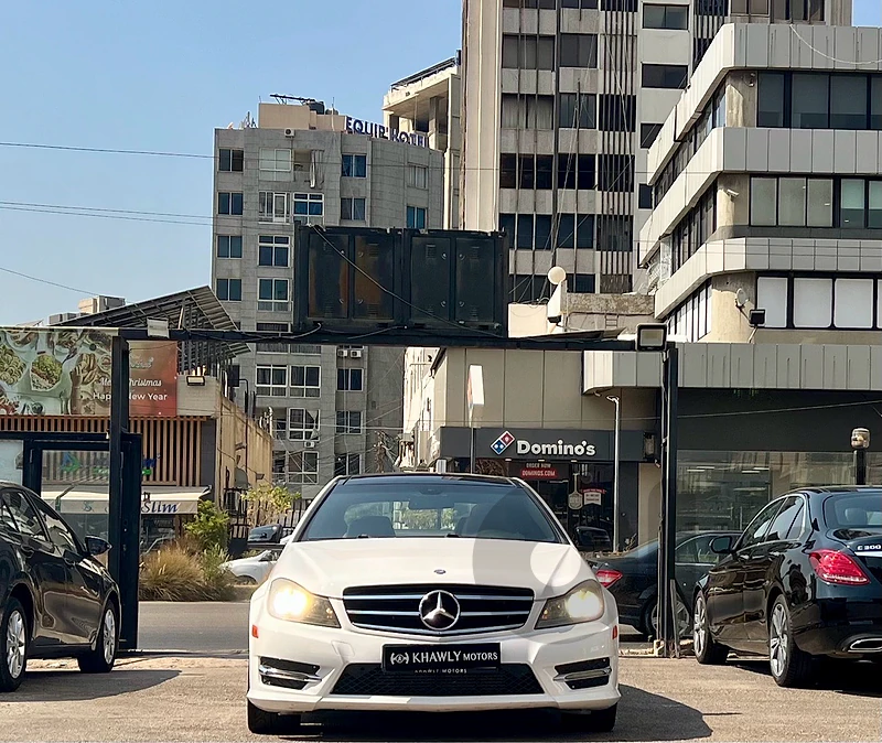 Mercedes C250 very clean!!
