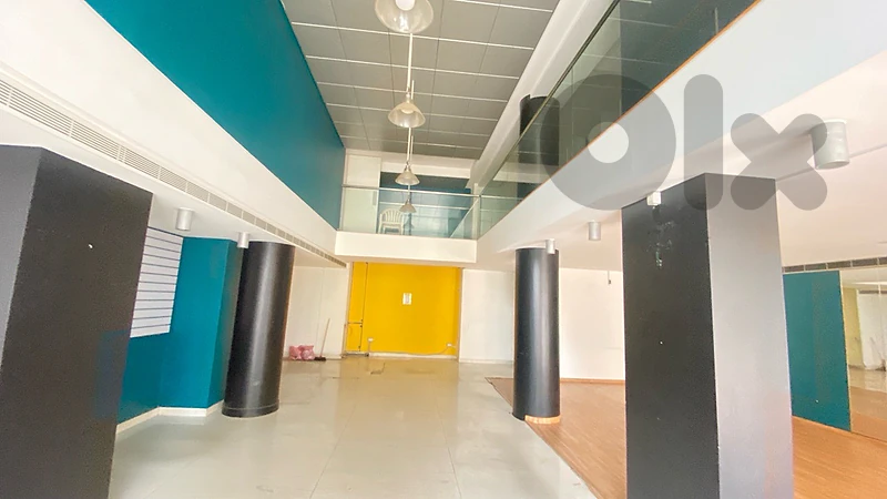 Large ground floor for pilates flower shop concept store gallery