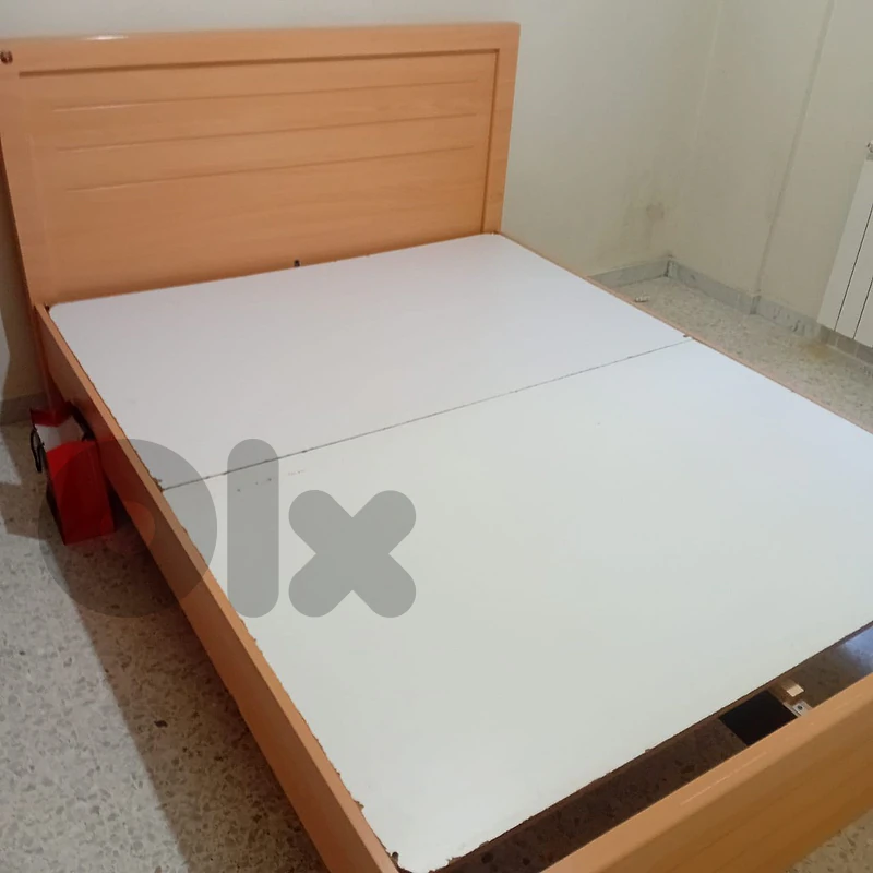 تخت خشب مسيف  موجود مفروشات