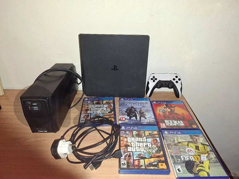 ps4 slim 500GB super clean