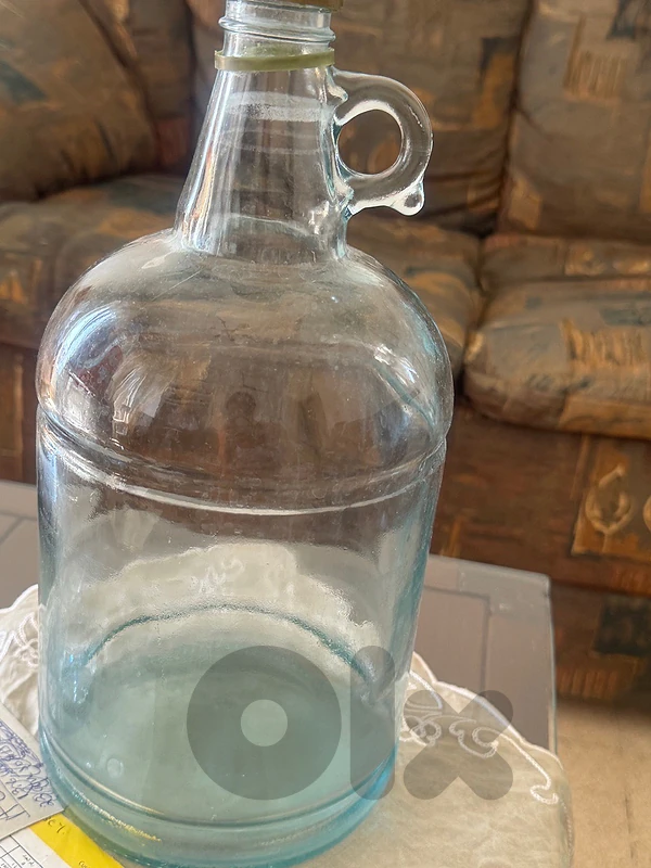 قنينة/إبريق زجاج قديم – $10//Vintage Glass Water Jug / Carafe – $10
