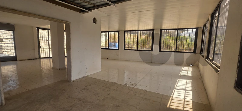 GM525MAN Showroom for Rent in Awkar صالة للايجار في عوكر
