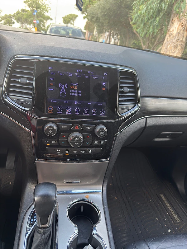 Grand Cherokee limited2019 (70miles)super clean