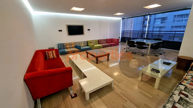 Apartment For Sale In Achrafieh شقة للبيع في الأشرفية CPBMH52