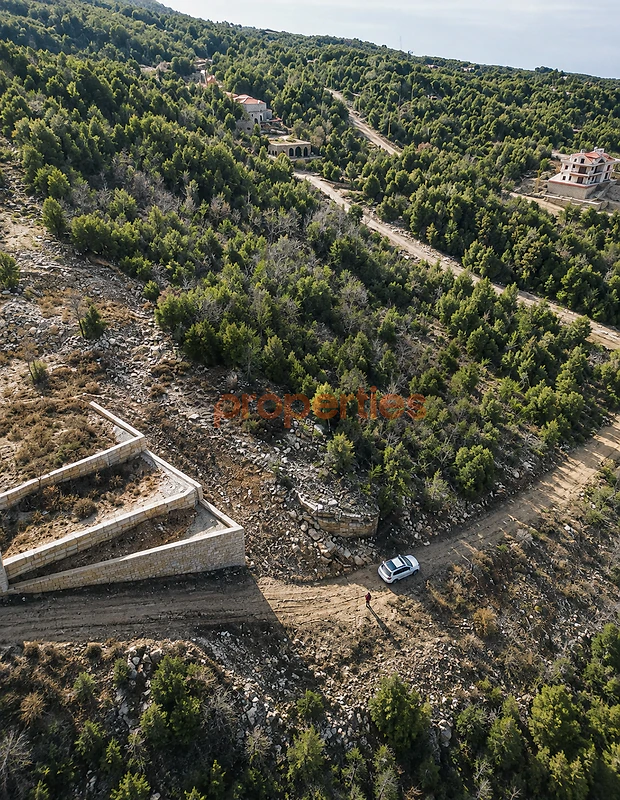 Land For Sale In Mechmech-أرض للبيع في مشمش-CPJGK155
