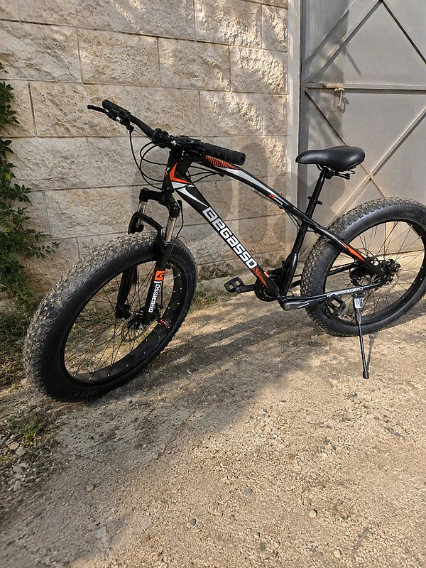 Large Mountain Bike – Imported from Australia – 7 Speed Shimano – $350