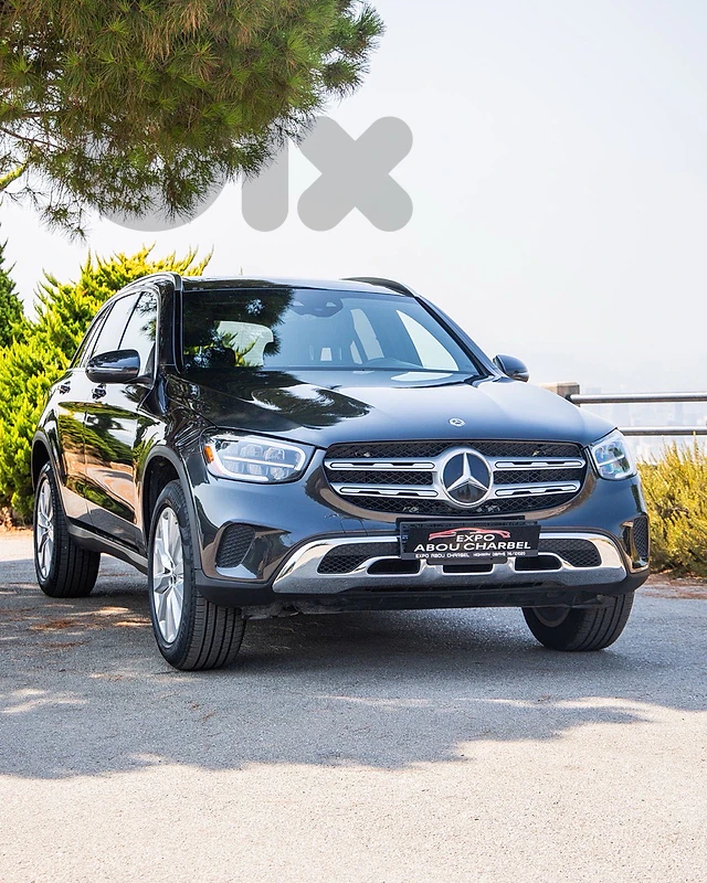 Mercedes-Benz GLC 300 SEDAN 2020 . CLEAN CARFAX