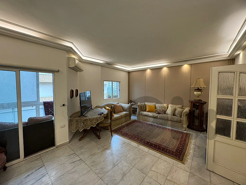 Apartment For Sale in Ras Al Nabaa