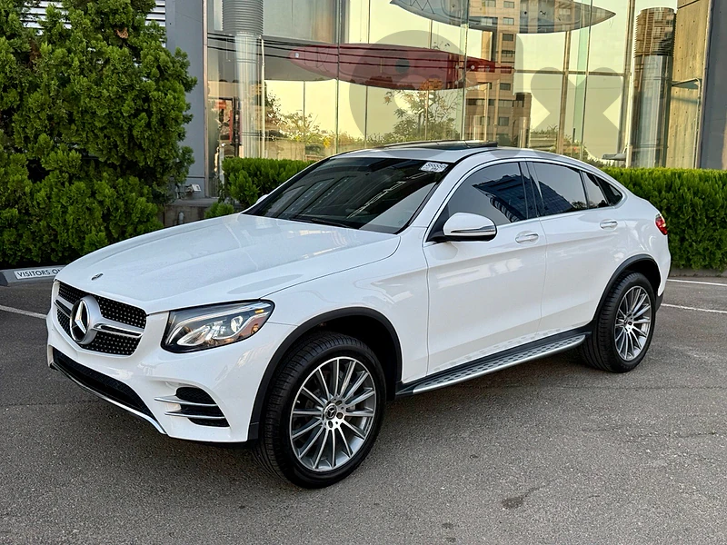 GLC 300 COUPE AMG  2018 clean carfax