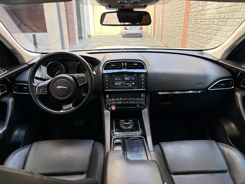 Jaguar F-Pace 2018 CLEANCARFAX Jaguar F-Pace 2018 CLEANCARFAX