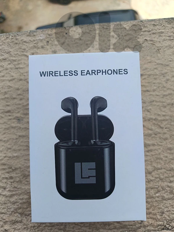 wireless earphones