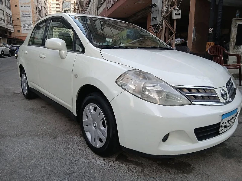 Nissan tiida 2009