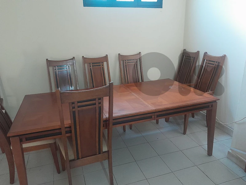 table & chairs
