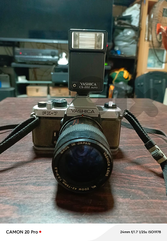 yashica FX-7 with flash