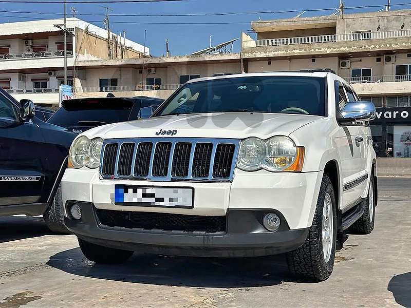 Cherokee laredo 2009